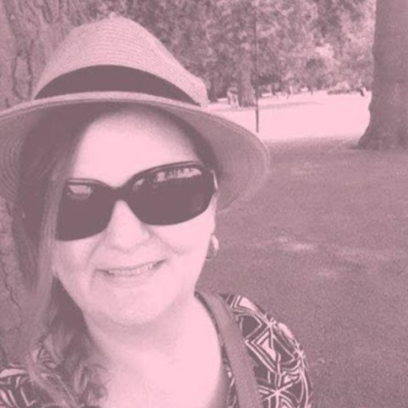 Meet your Posher, Amy - Picture 1 of 1